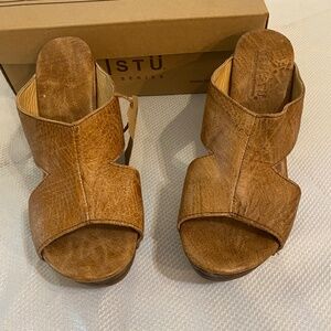 Bed Stu Olea tan brown leather sandals / wedges size 9.5 NWT